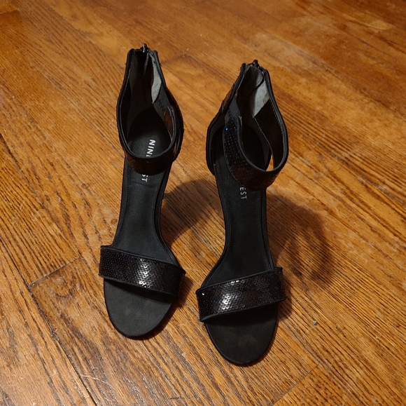 Black sequined heels - Picture 2 of 3